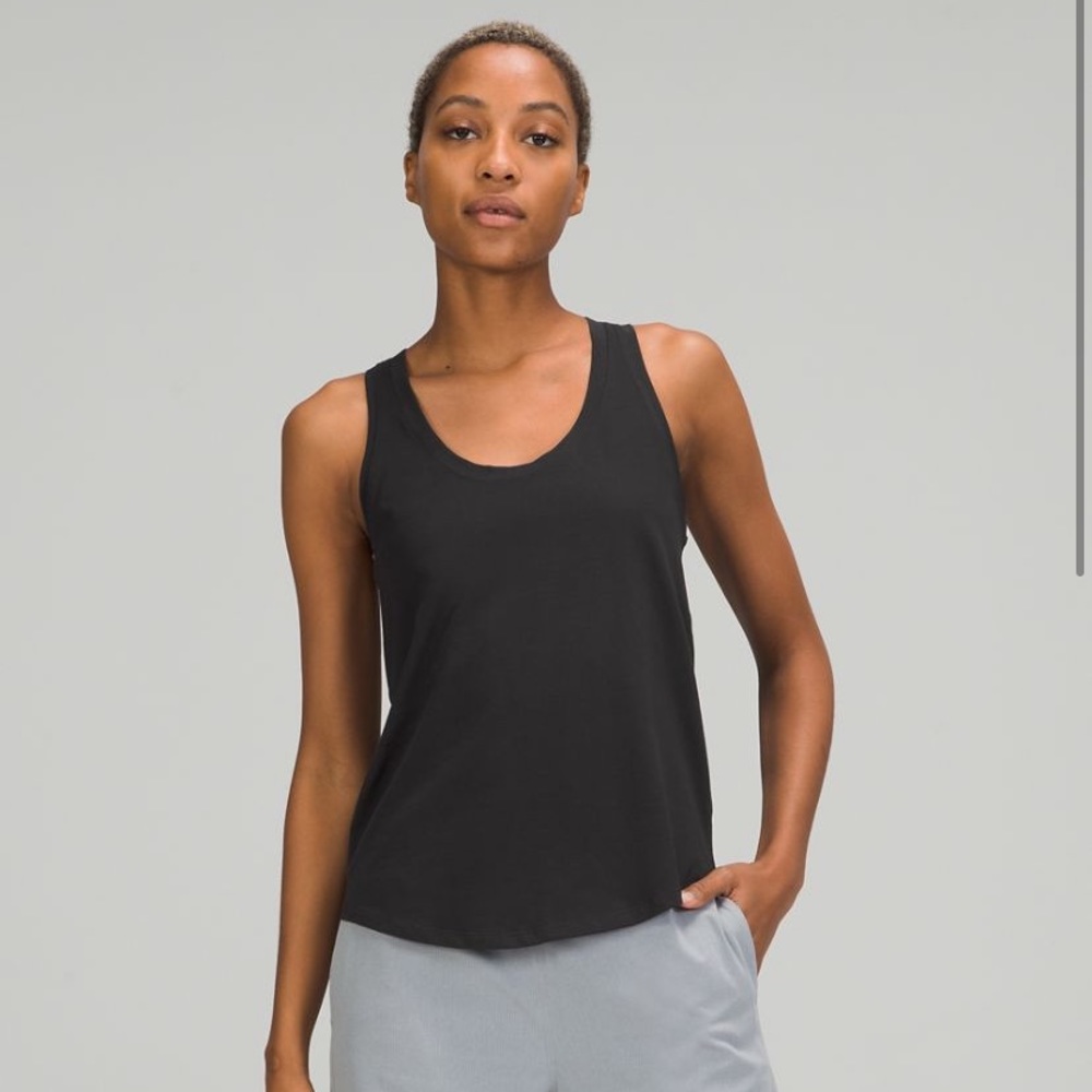 Lululemon love tank size 4